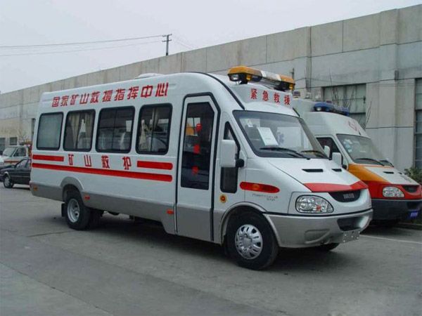 救護車生產(chǎn)廠家的發(fā)展趨勢如何？一篇文章告訴你。01